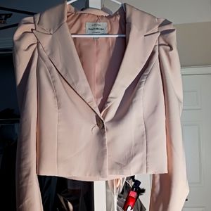 HAUTE MONDO light pink puffed leaved suit